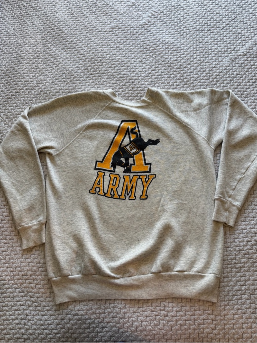 Vintage 70s/80s Army Crewneck Sweatshirt Size XL on 20/20 Sport Tag True Vintage